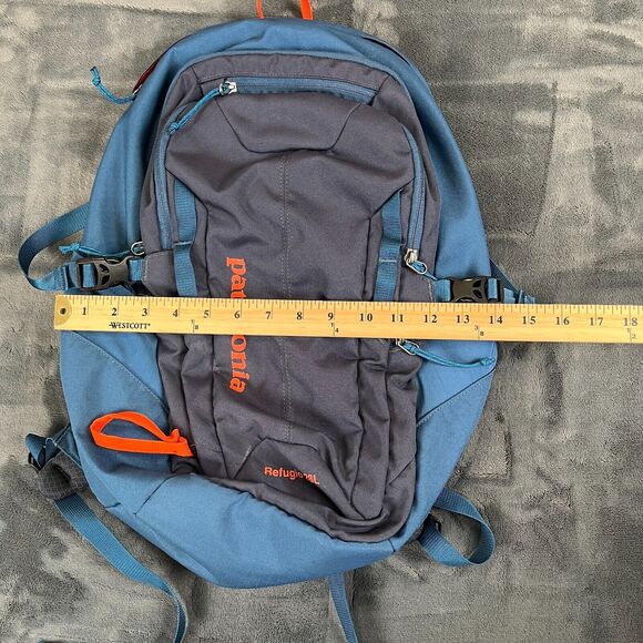 Patagonia Refugio 28L Backpack Black Outdoor Hiking Camping Padded 28 - Picture 4 of 11